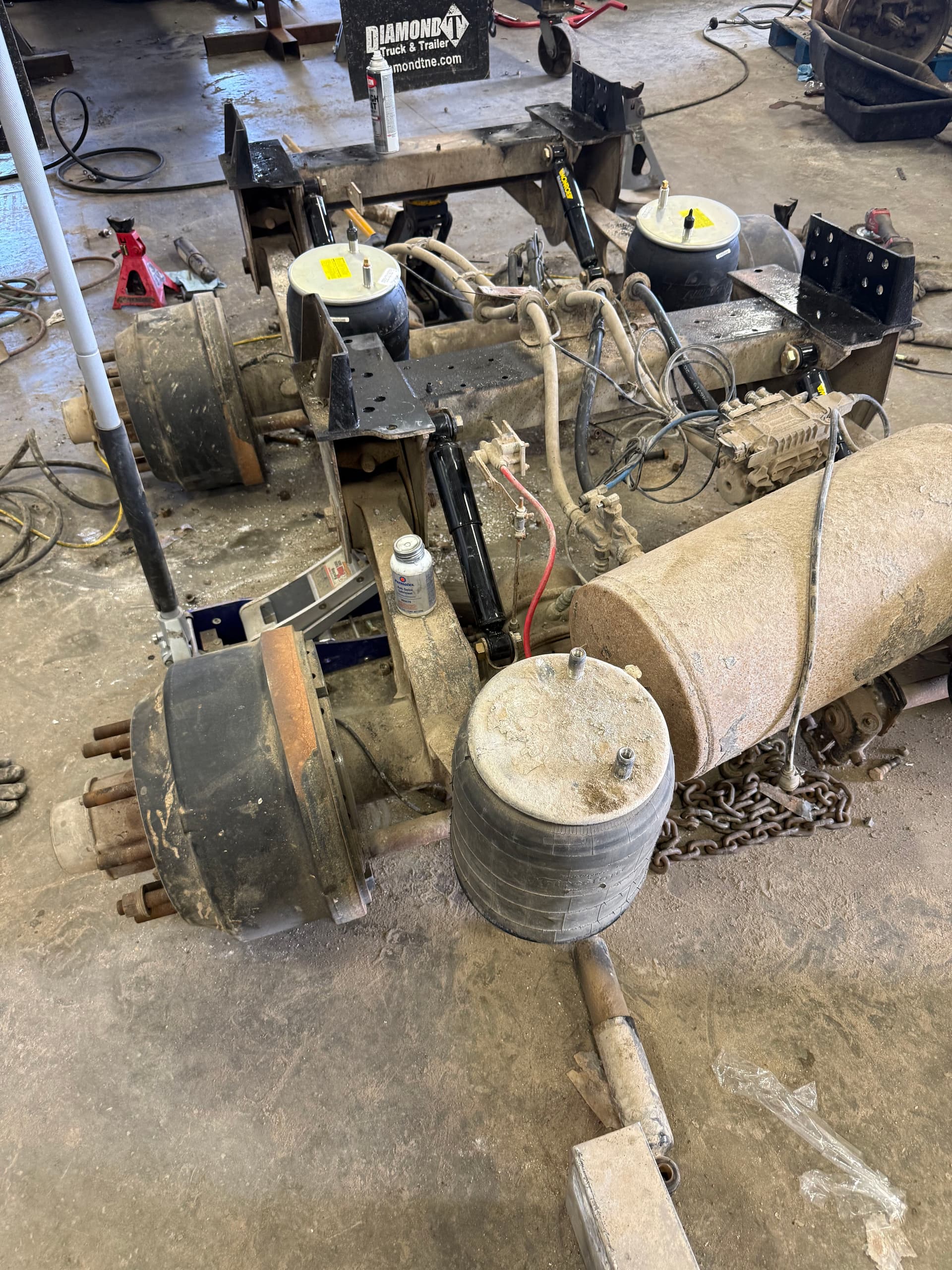Gallery photos for Grain Trailer Subframe Replacement With New Airbags and Shocks: Image #4