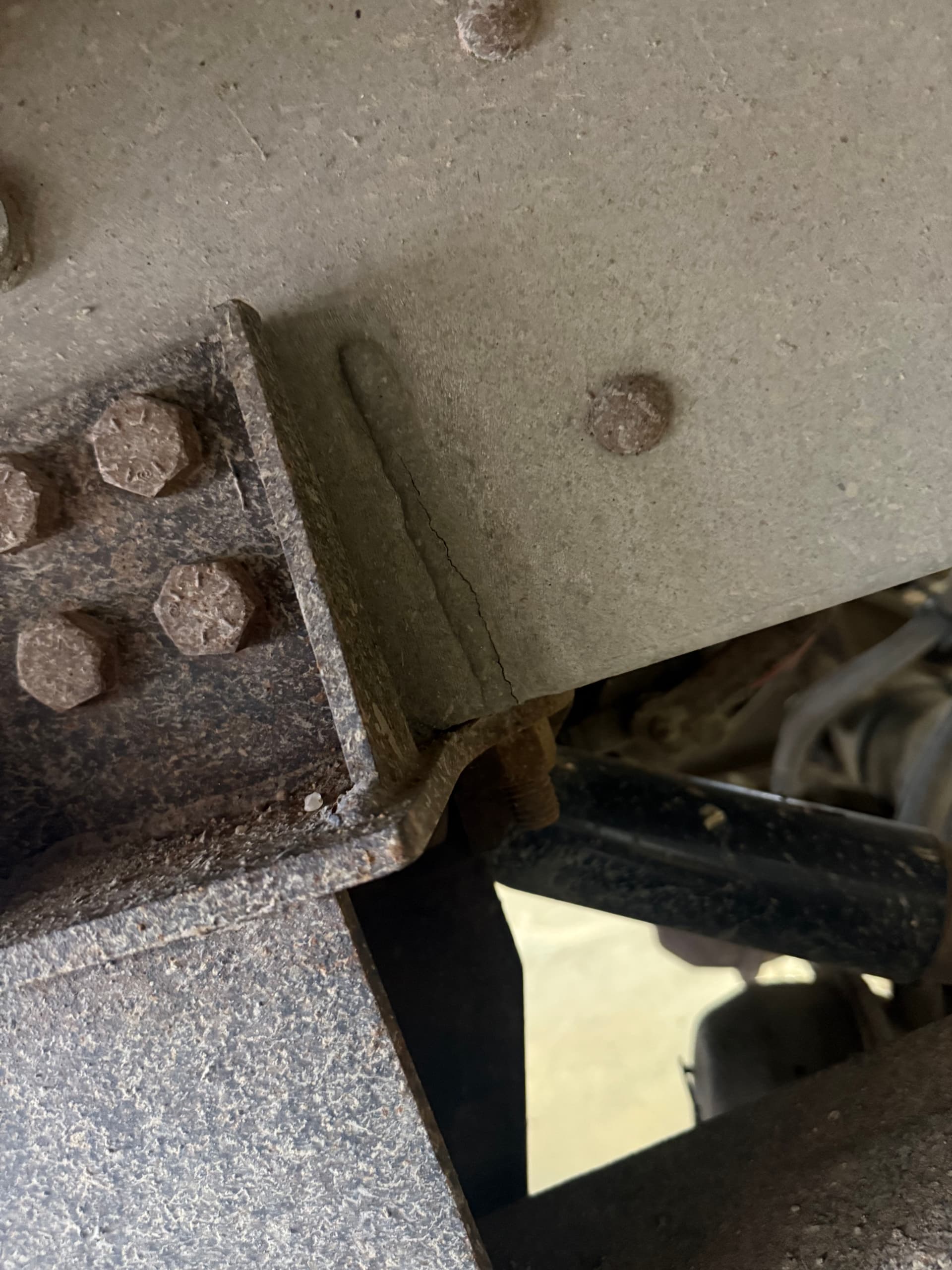 Gallery photos for Grain Trailer Subframe Replacement With New Airbags and Shocks: Image #2