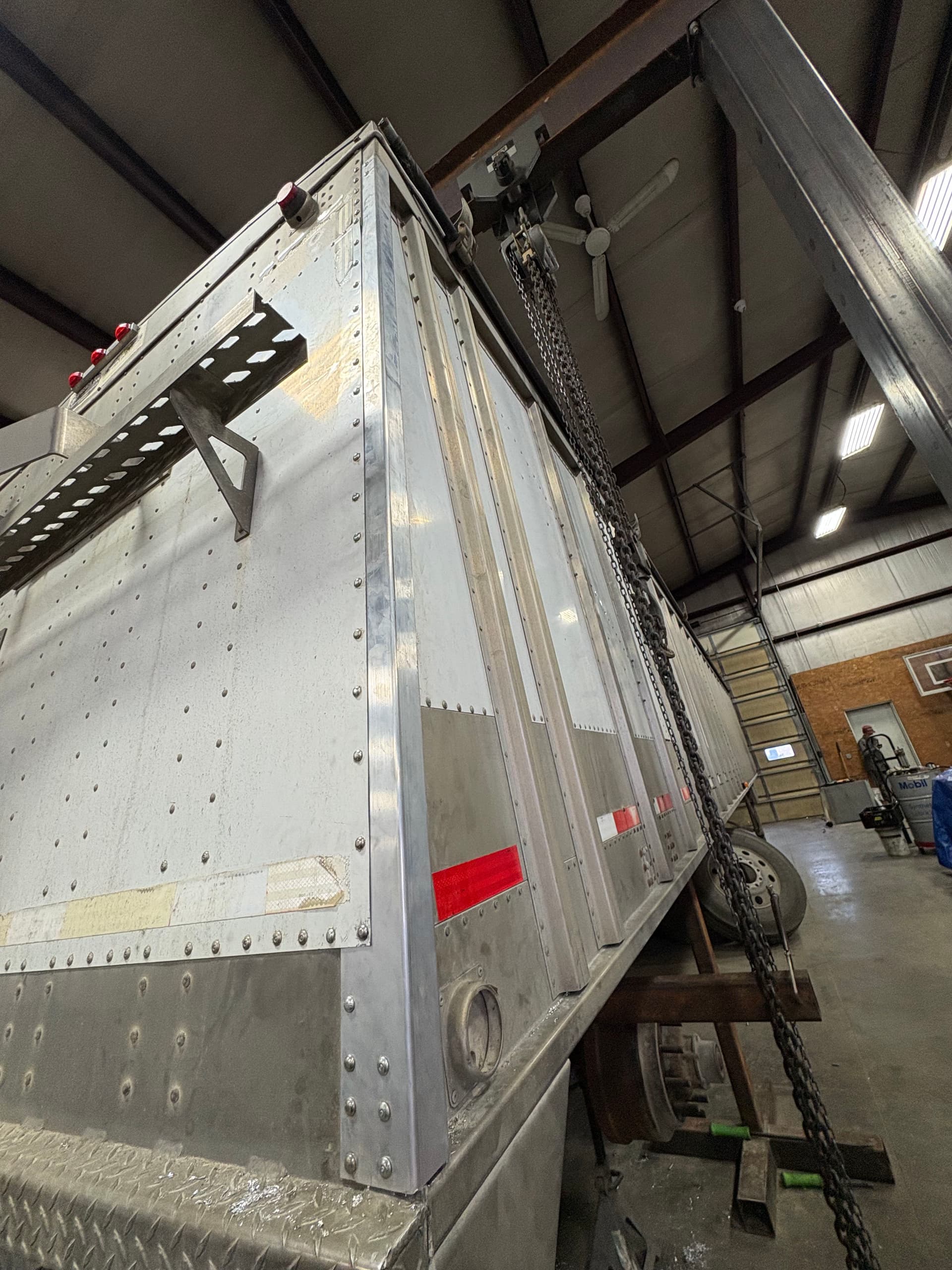 Gallery photos for Cornhusker Grain Trailer Gets Road Ready: Image #4