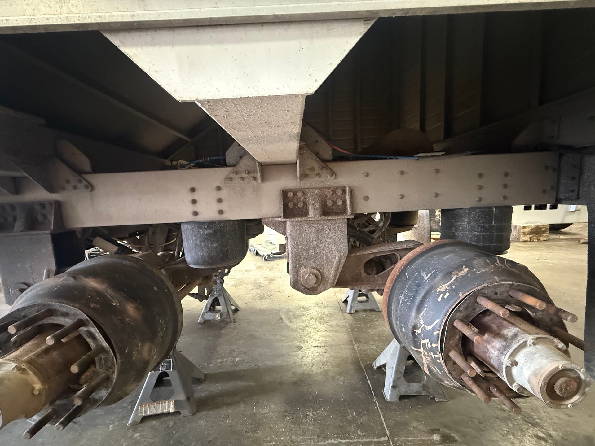 Gallery photos for Grain Trailer Subframe Replacement With New Airbags and Shocks: Image #3